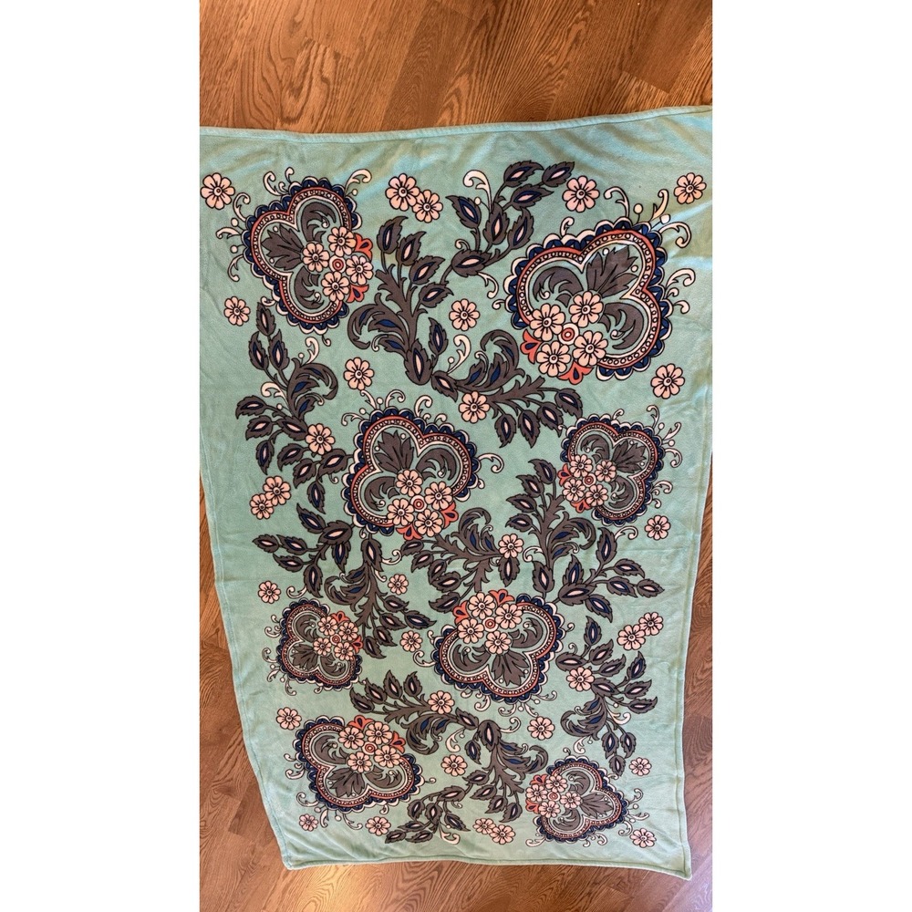 Vera Bradley **FAN FLOWERS** Fleece Super Soft Throw Blanket